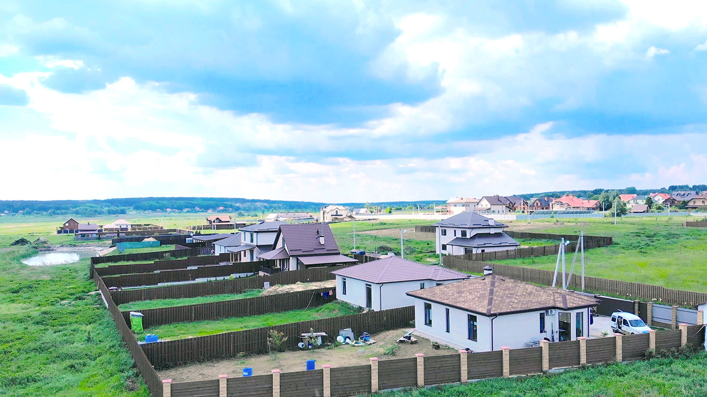 Купить дом с участком в коттеджном городке под Киевом