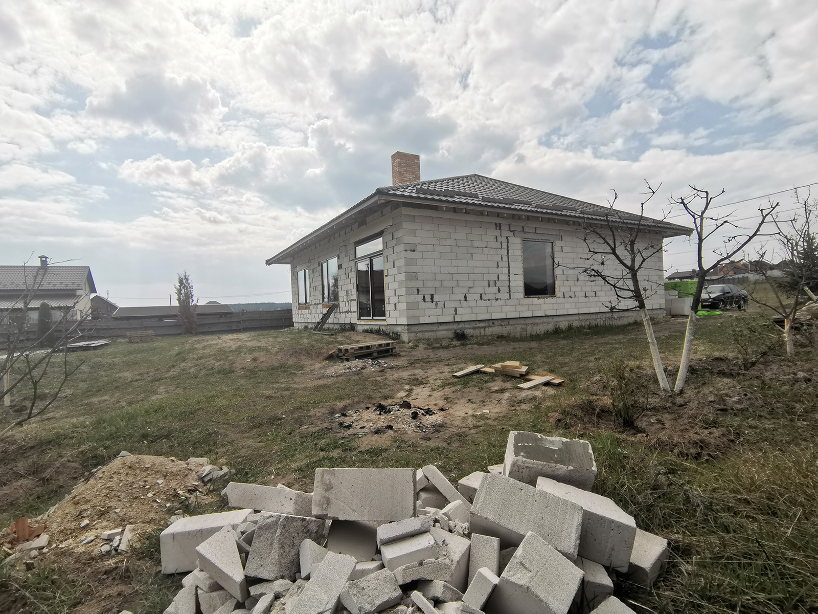 Строительство и продажа дома под Киевом. Коттеджный городок Михайловский Хутор