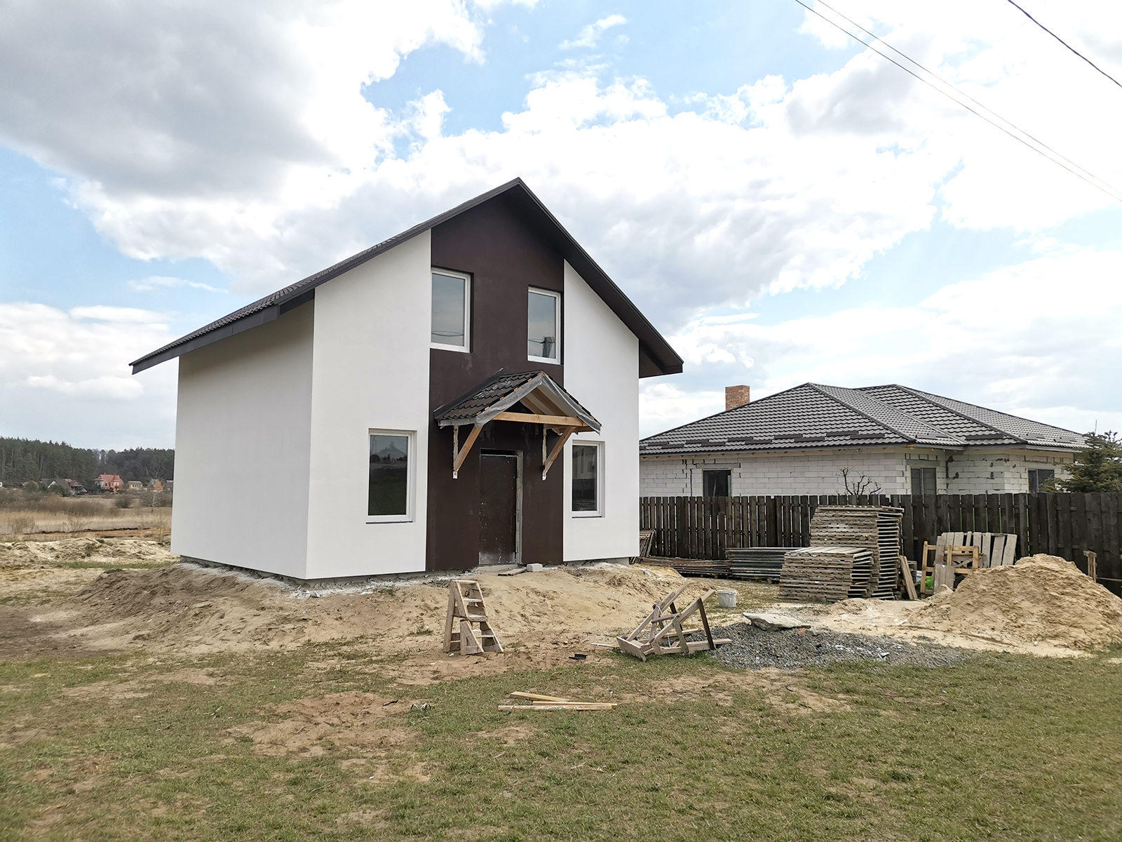 Строительство и продажа дома под Киевом. Коттеджный городок Михайловский Хутор